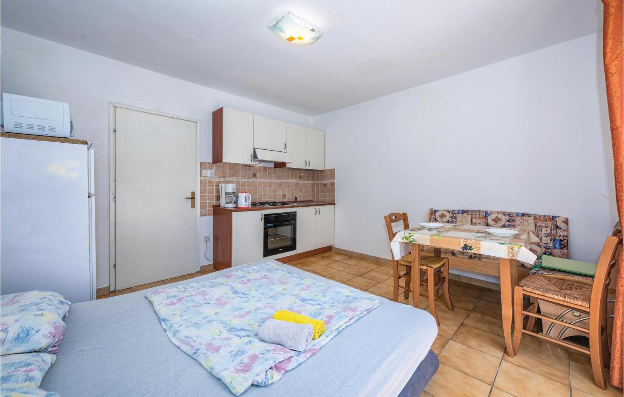 Amazing Apartment In Rovinj With Wifi Extérieur photo