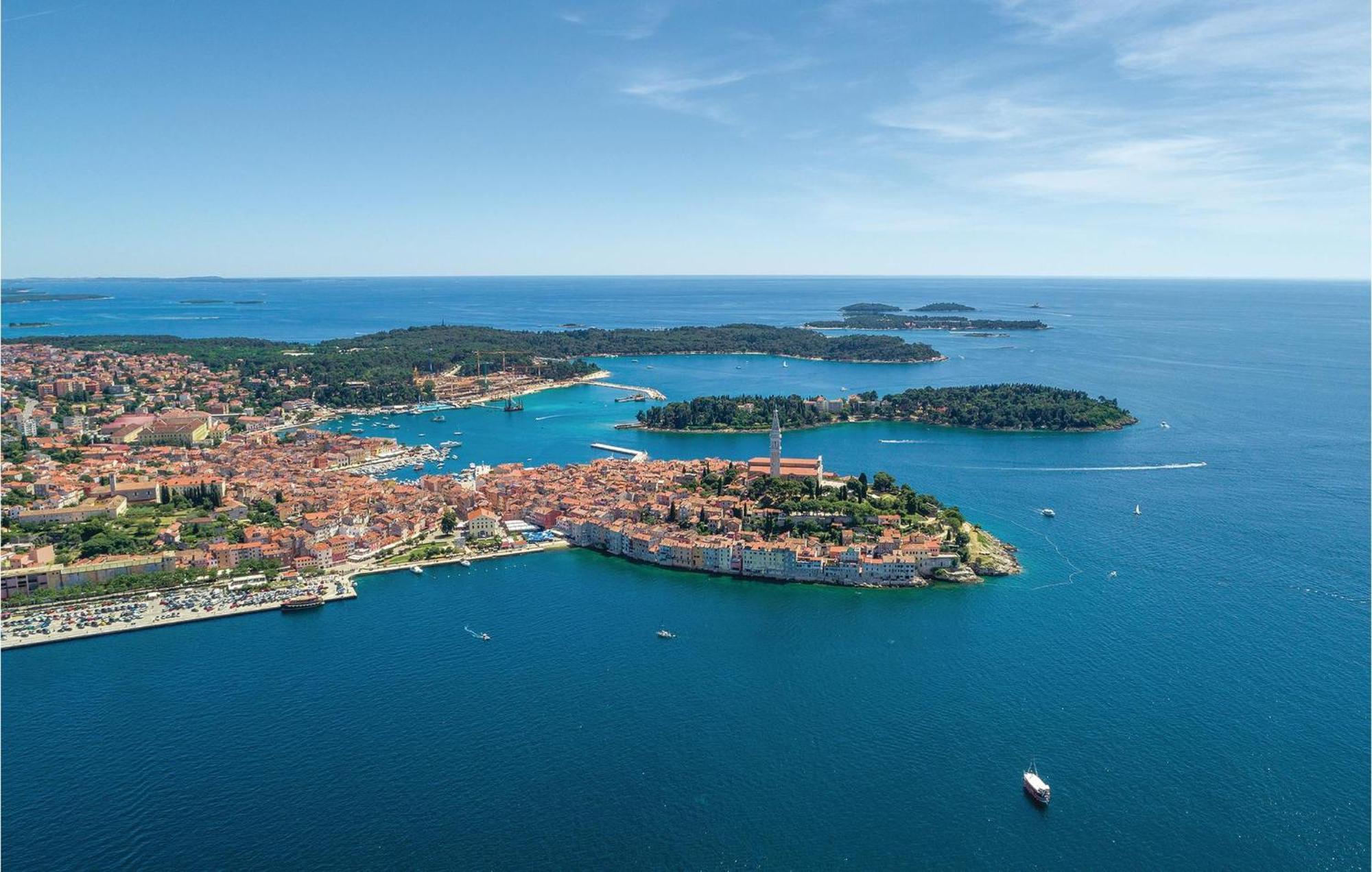 Amazing Apartment In Rovinj With Wifi Extérieur photo