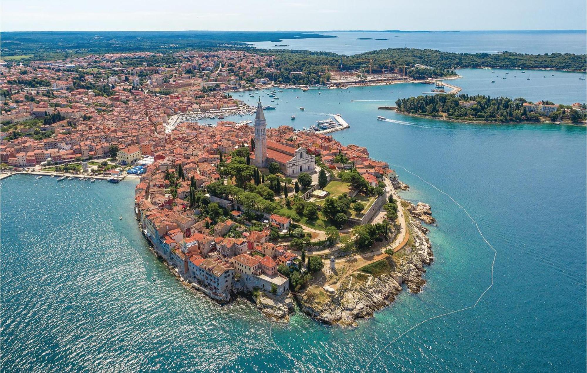 Amazing Apartment In Rovinj With Wifi Extérieur photo