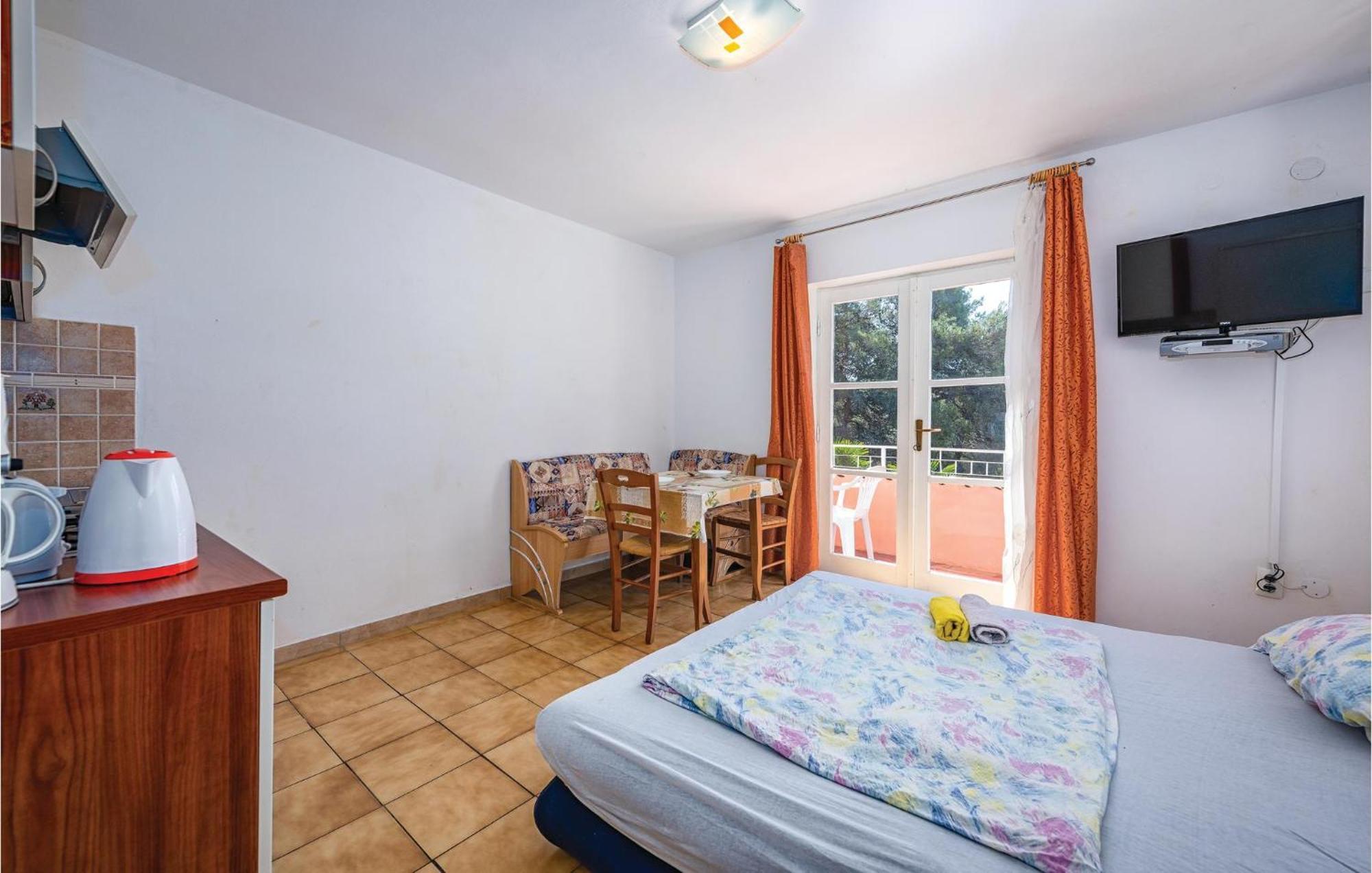 Amazing Apartment In Rovinj With Wifi Extérieur photo