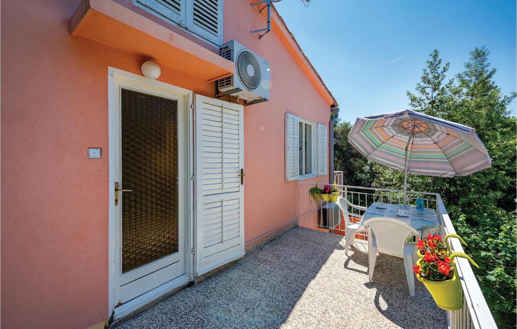 Amazing Apartment In Rovinj With Wifi Extérieur photo