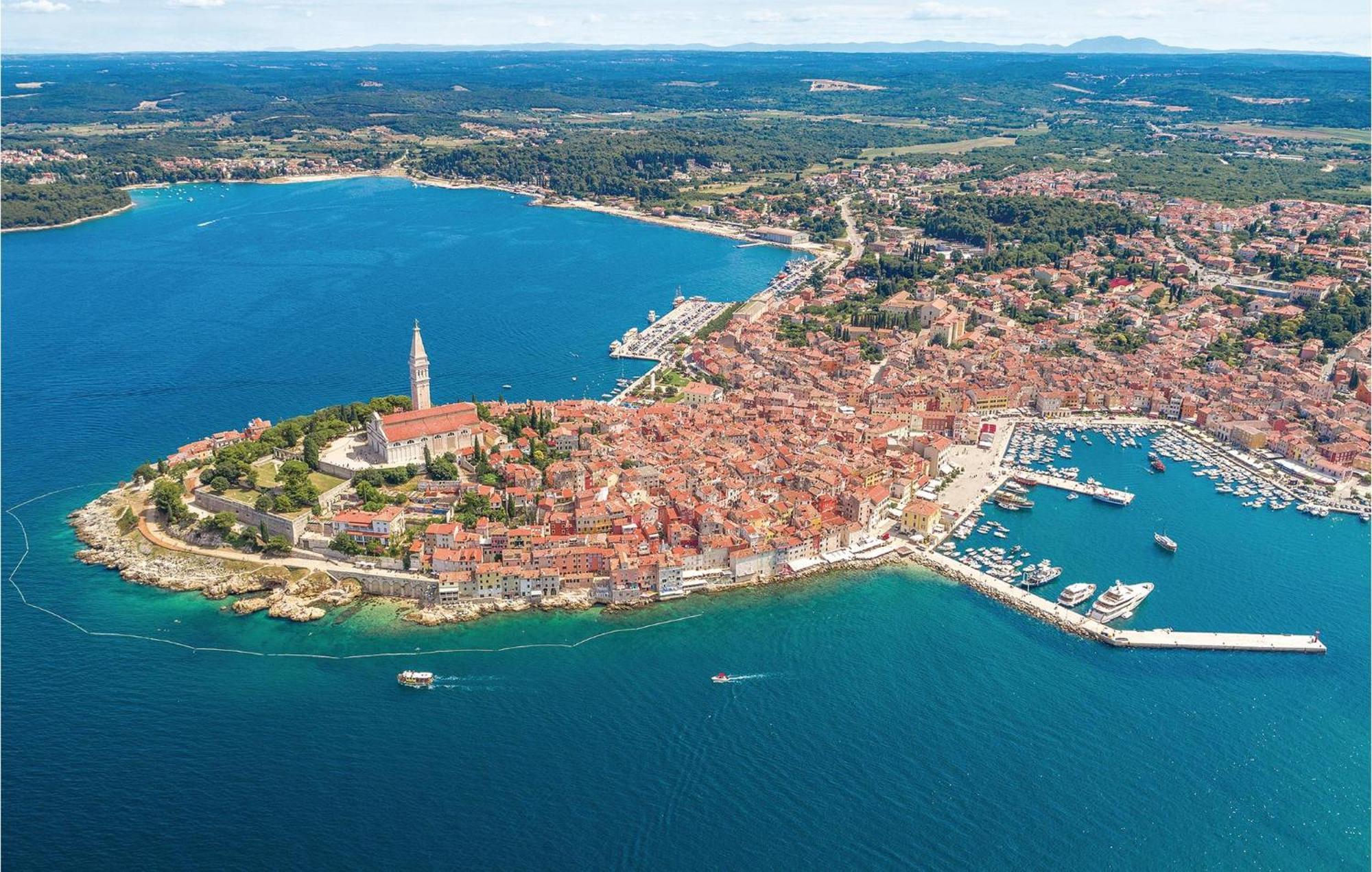 Amazing Apartment In Rovinj With Wifi Extérieur photo